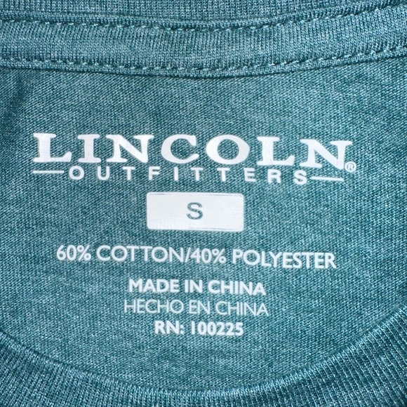 Women's Green Floral Tee Size Small
Lightweight Summer Flowers Beach Vacation - Picture 4 of 4